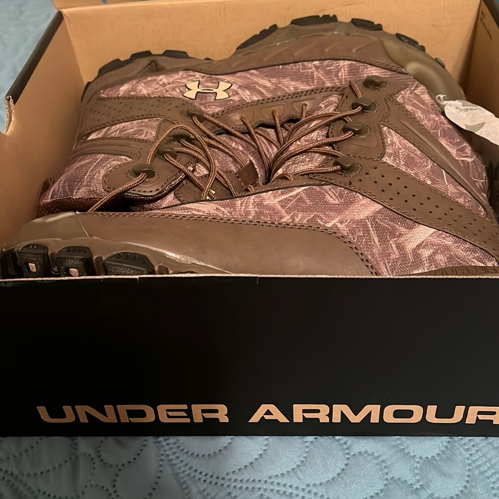 Men’s Under Armour camo boots